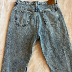 Zara Women’s Jeans Size 12 The 90s Mom Fit Light wash High Waisted Straight Leg